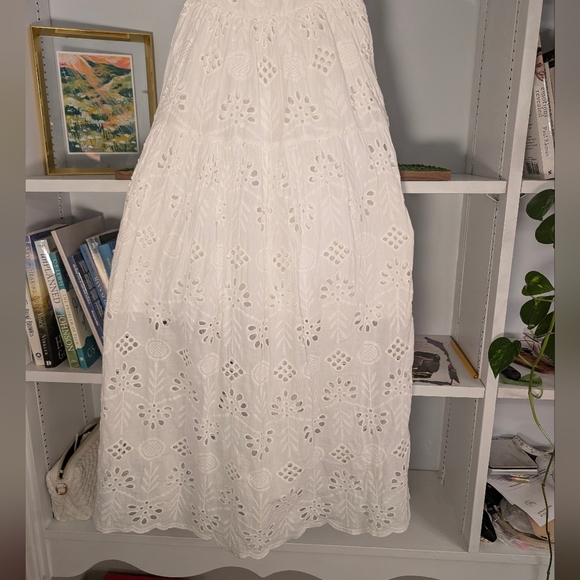 White Eyelet Dress Short Sleeve V-Neck Tea Length Sz Small Bohemian Cottagecore - Picture 10 of 13